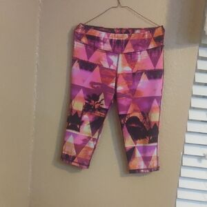 Vibrant Pink Geometric Workout Leggings